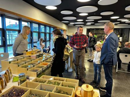 PESTRO DOGAJANJE NA ŠKOFLJICI 9